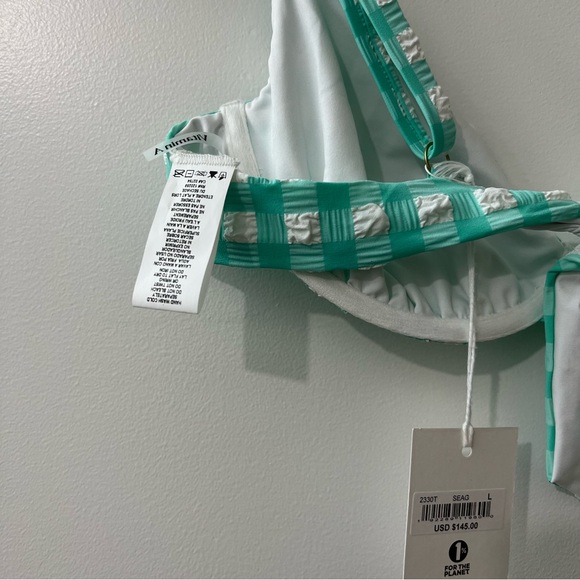 Vitamin A NWT Goldie Underwire Bikini Top - Picture 8 of 9